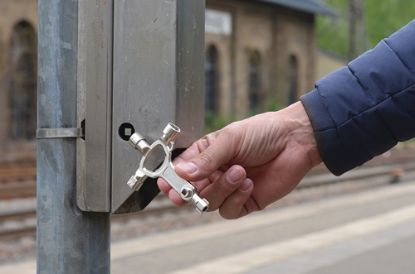 Slika Cabinet key integr. bottle-opener