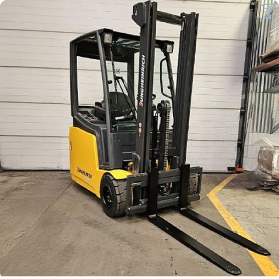 OBNOVLJEN VILIČAR EFG 218K VD13