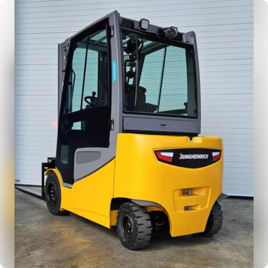 OBNOVLJEN VILIČAR EFG 430S